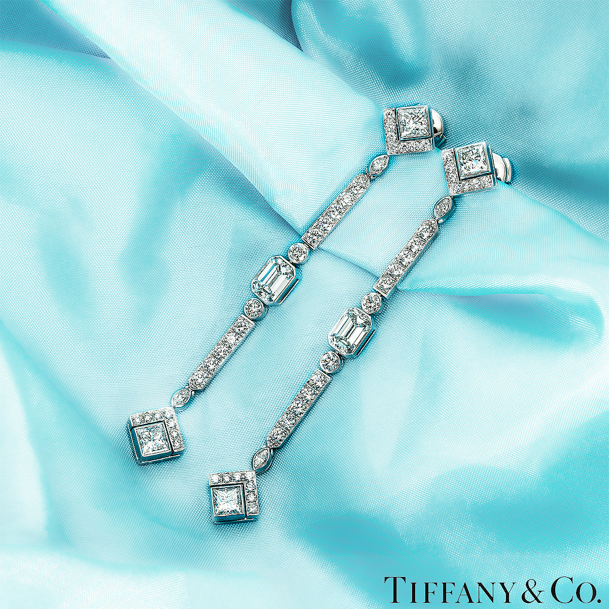 Tiffany & Co. Platinum Diamond Drop Earrings Tiffany & Co. Platinum Diamond Drop Earrings